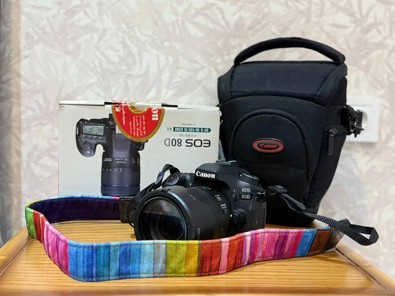 دوربین عکاسی canon80d.|دوربین عکاسی و فیلم‌برداری|مشهد, فارغ التحصیلان|دیوار