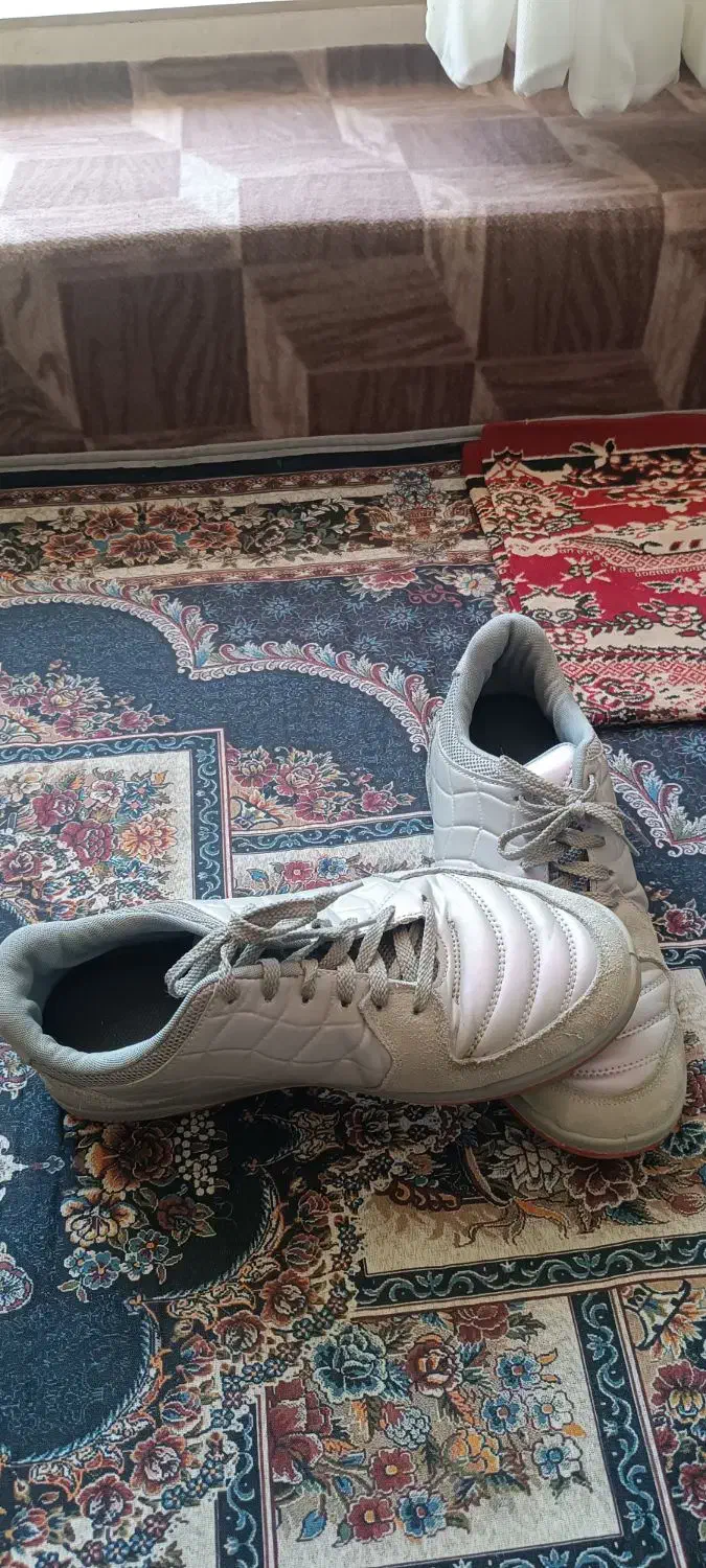 کفش ورزشی|تجهیزات ورزشی|هشترود, |دیوار