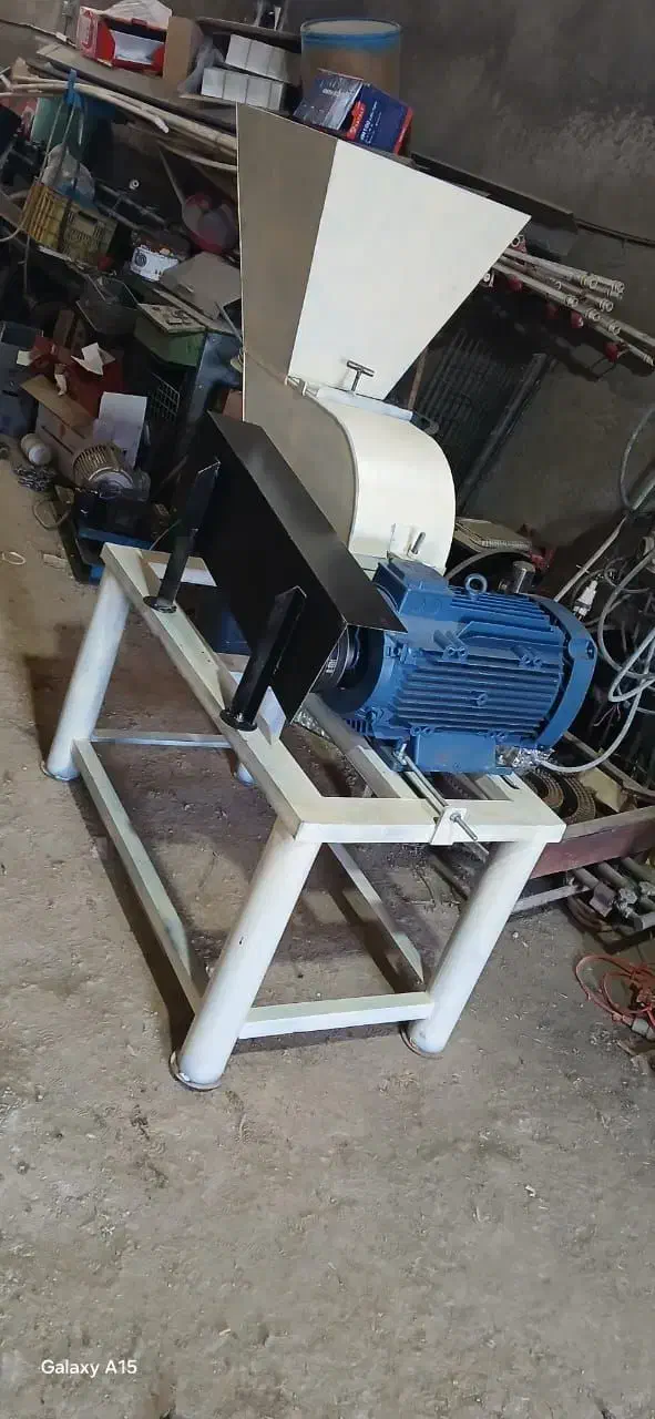آسیاب میکسر بالابر ۱تن الی ۵تن خوراک دام و طیور|ماشین‌آلات صنعتی|مرودشت, رودبال|دیوار