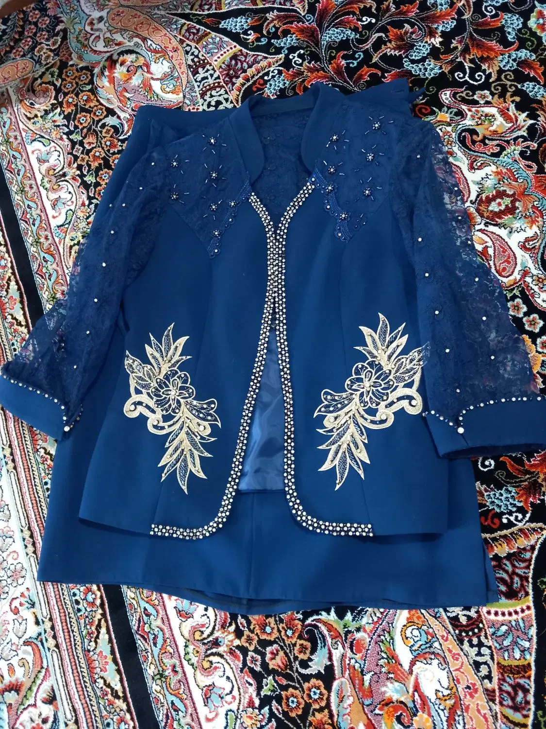 لباس|لباس|بهارستان, |دیوار