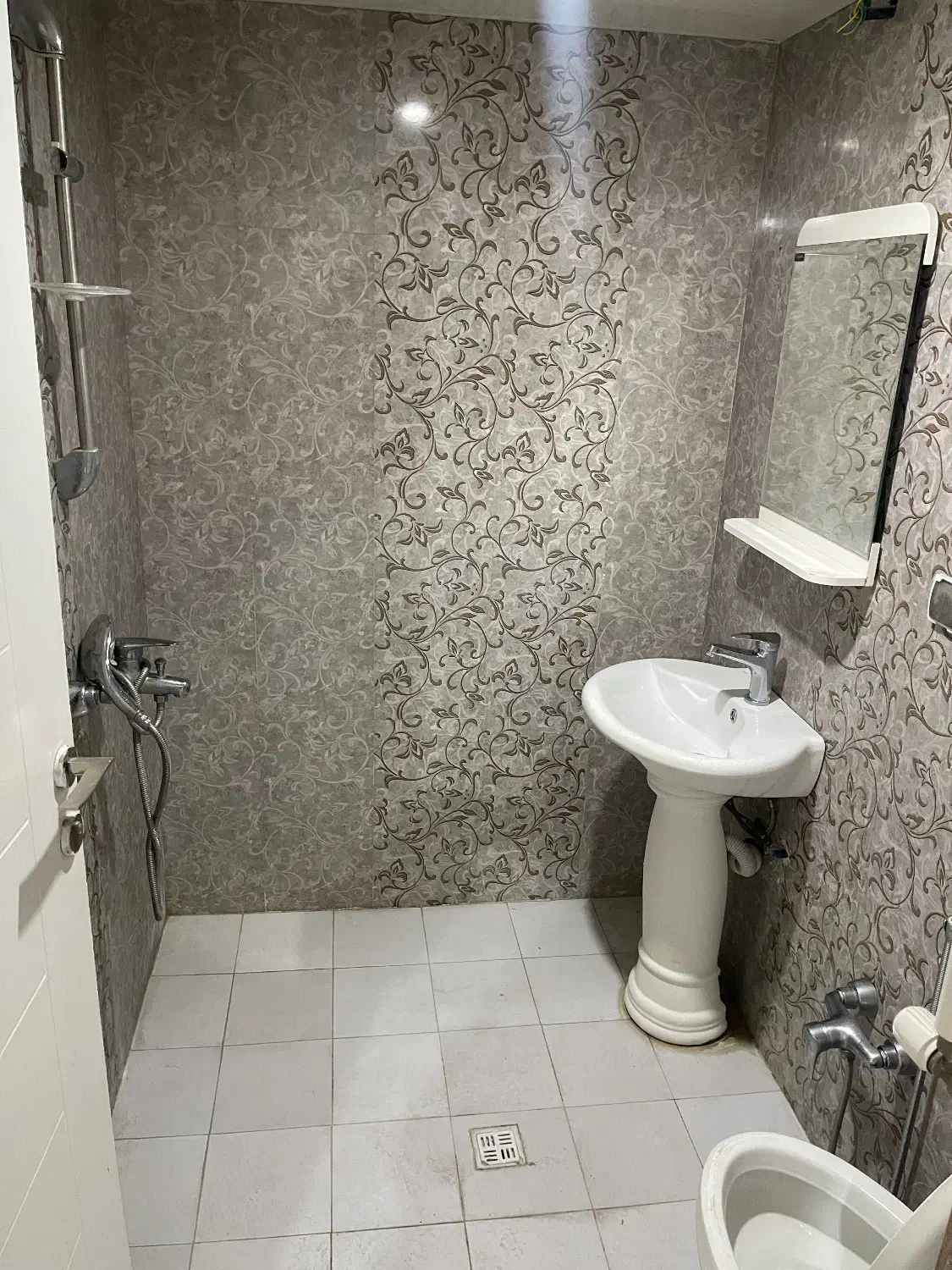 برج رهن کامل ۶۰ متری رو به آفتاب