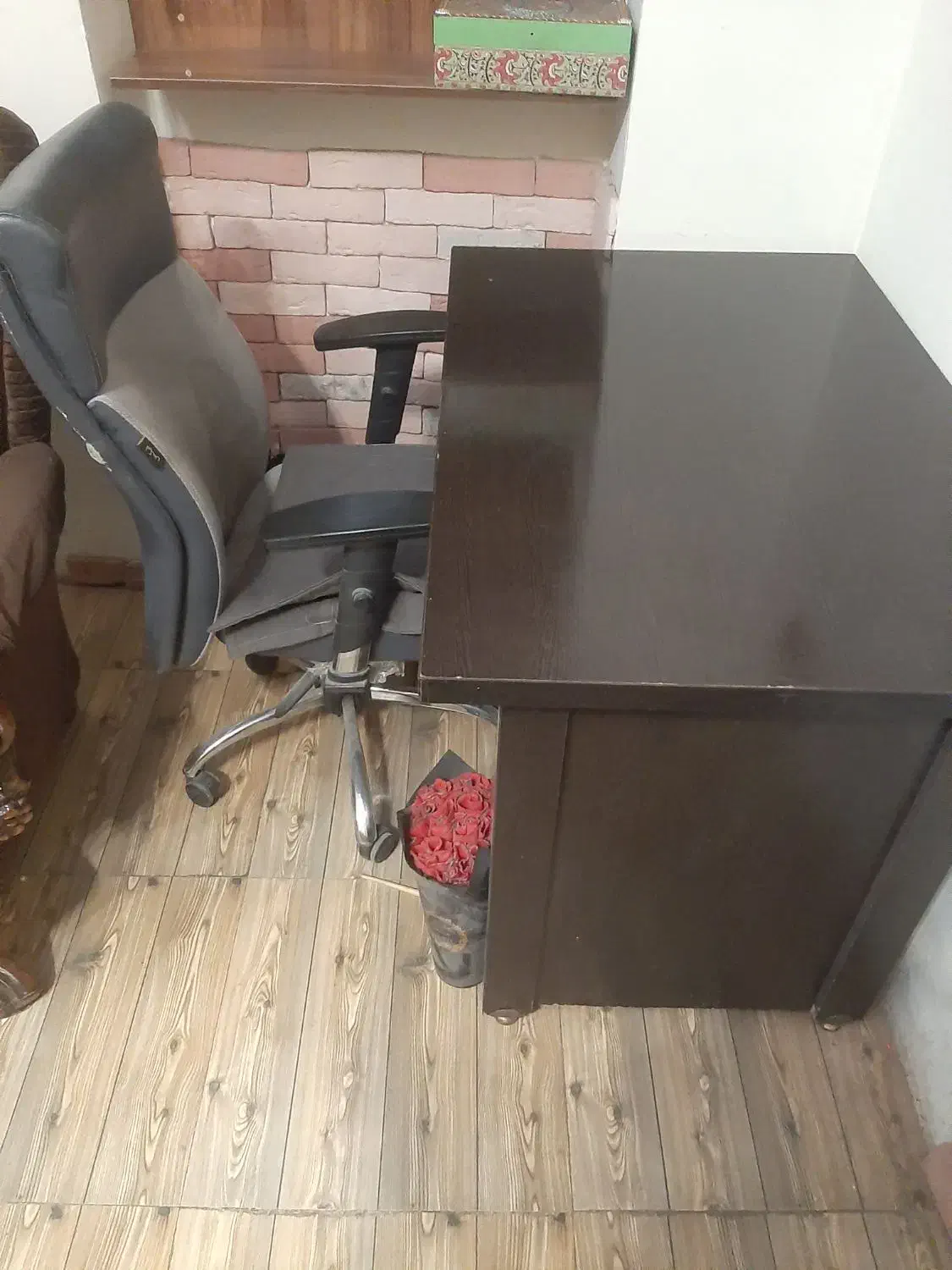 دوعددمیز تحریر به همراه دو عدد صندلی چرخدار|میز تحریر و کامپیوتر|خرمآباد, |دیوار