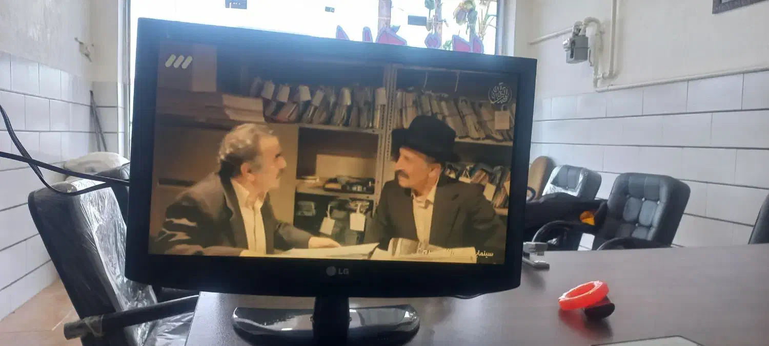 تلوزیون ۲۲ اینج|تلویزیون و پروژکتور|طاهرگوراب, |دیوار