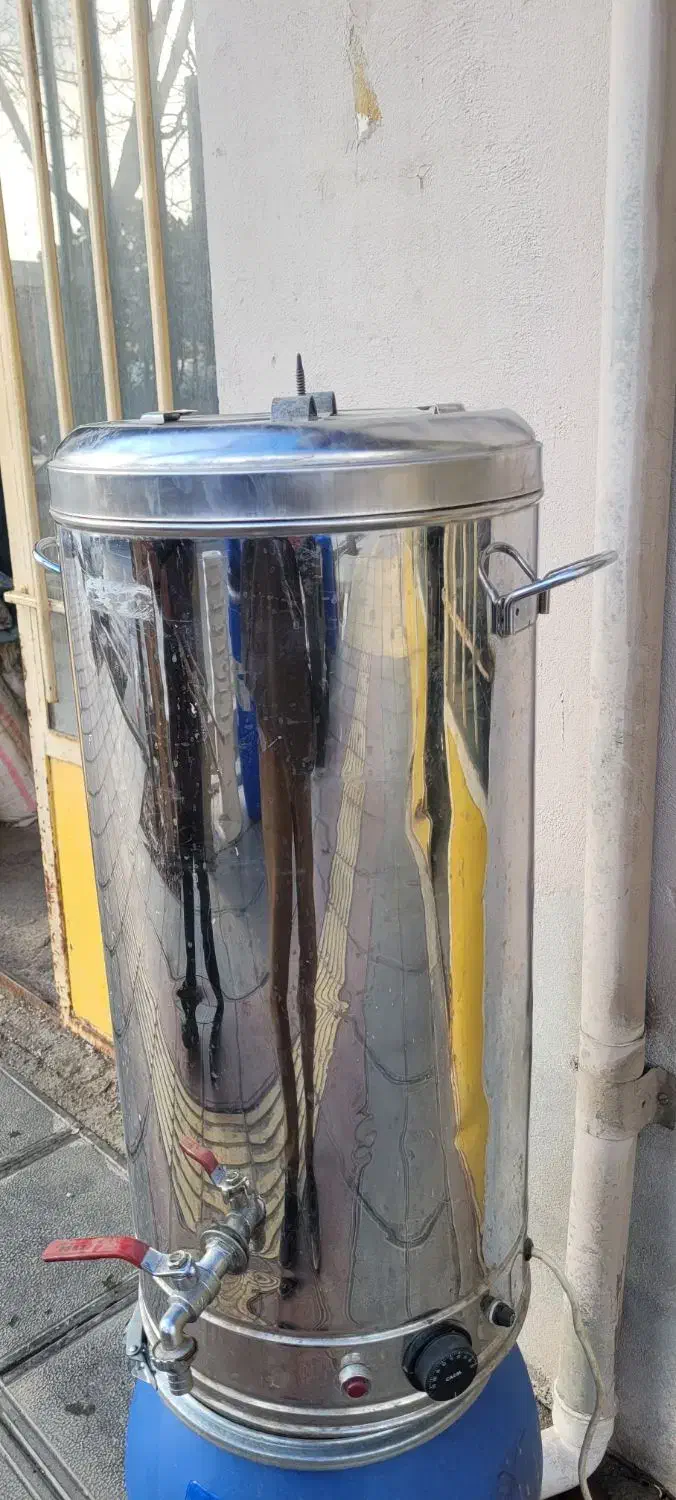 سماور برقی|سماور، چایساز، قهوهساز|صحنه, |دیوار