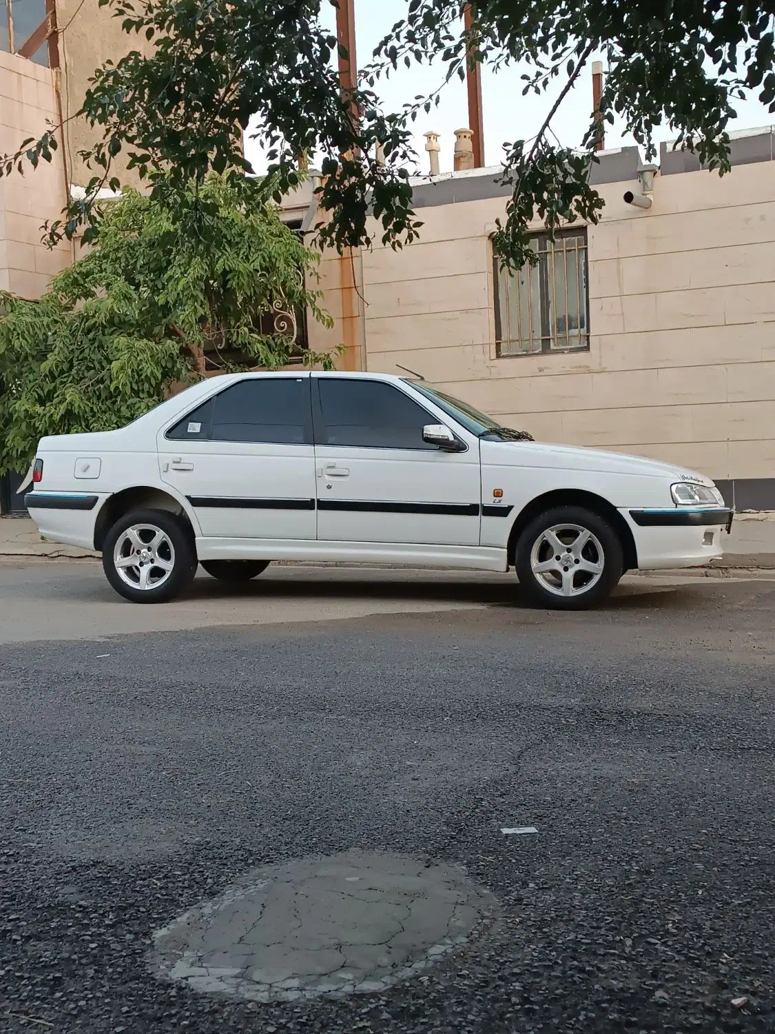 پژو پارس سال 400|خودرو سواری و وانت|الیگودرز, |دیوار