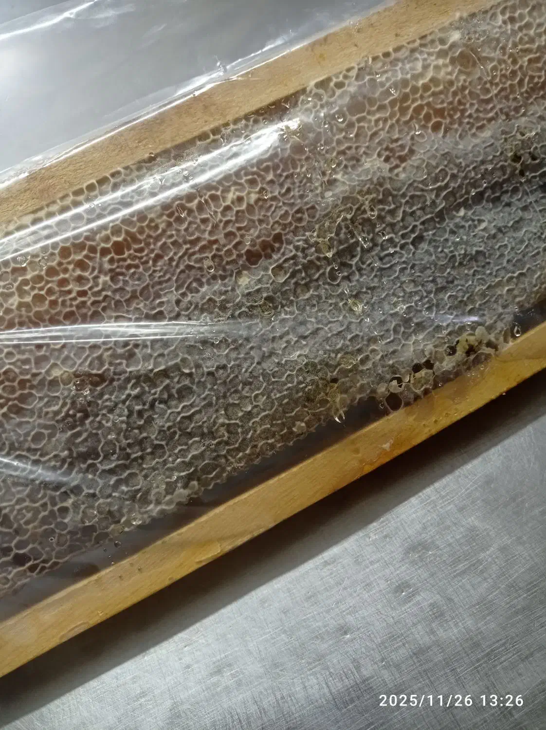 عسل طبیعی|خوردنی و آشامیدنی|رشت, منظریه|دیوار