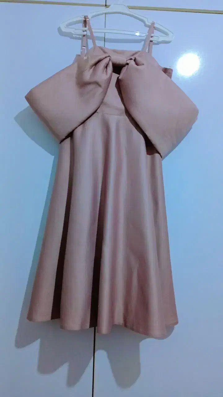 لباس مجلسی.|لباس|ساوه, |دیوار