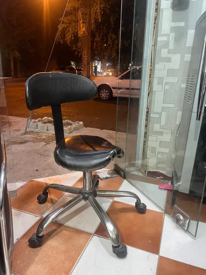 صندلی چرخ دار|صندلی و نیمکت|شوشتر, |دیوار