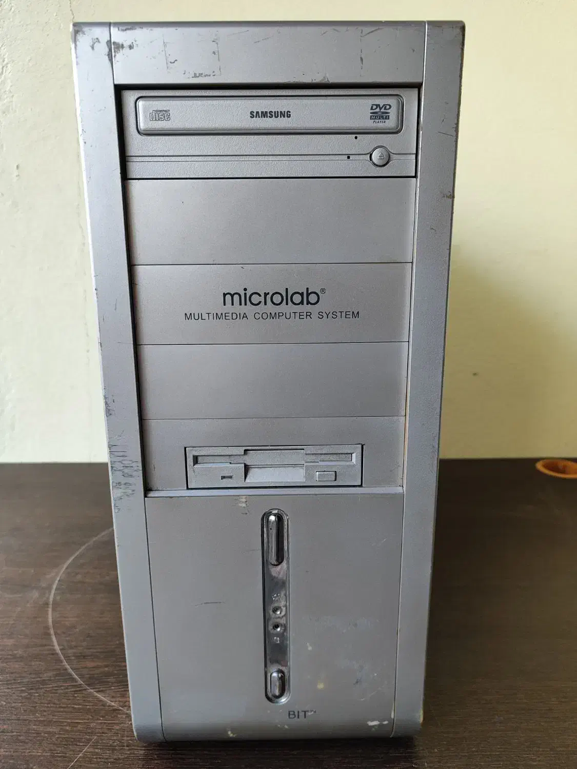 کامپیوتر ۳۰۰۰ با رم ۲ ddr2 هارد ۱۶۰ گرافیک ۲۵۶|رایانه رومیزی|چالوس, |دیوار