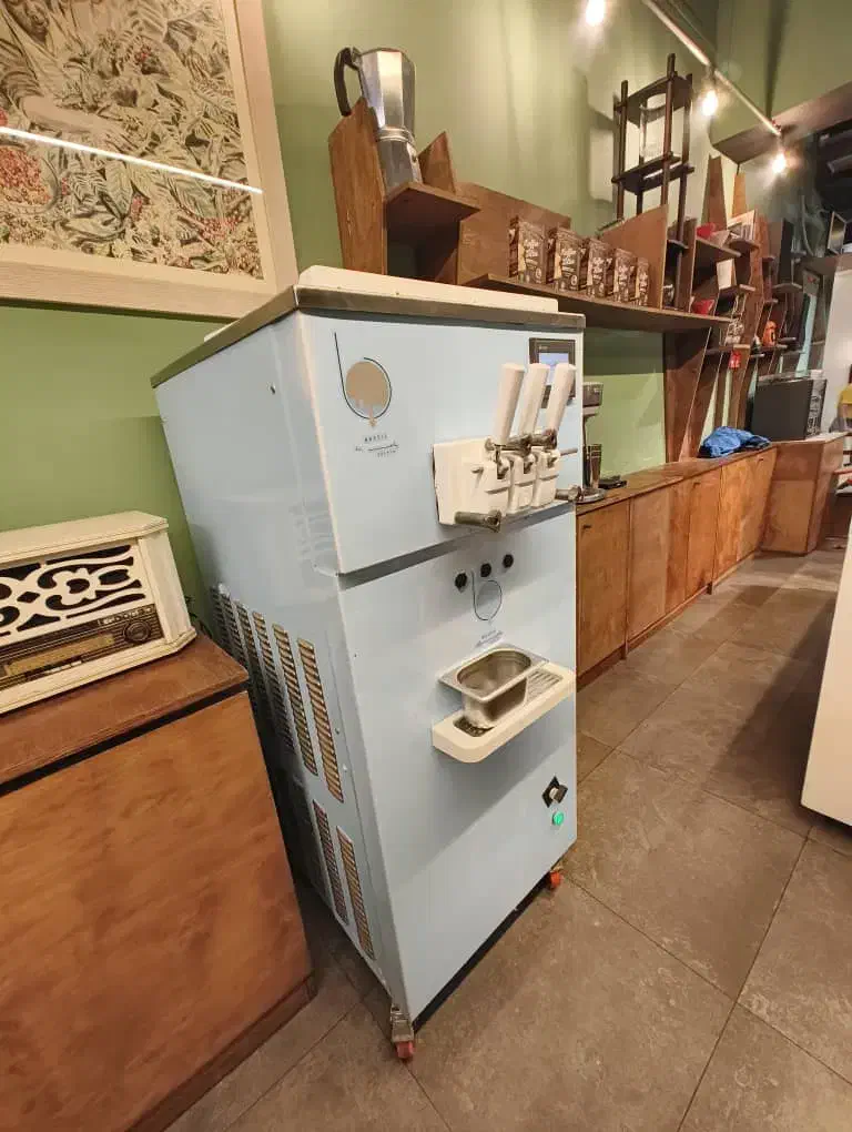 لوازم کامل کافه بستنی|کافیشاپ و رستوران|تهران, والفجر|دیوار