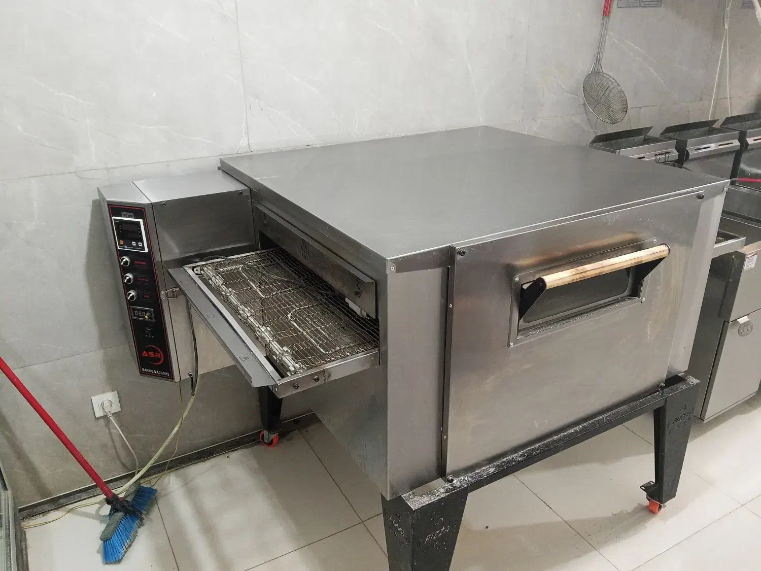 فر پیتزا دهنه ۷۰|کافی‌شاپ و رستوران|محمدشهر, شهرک پیام (مهرالبرز)|دیوار