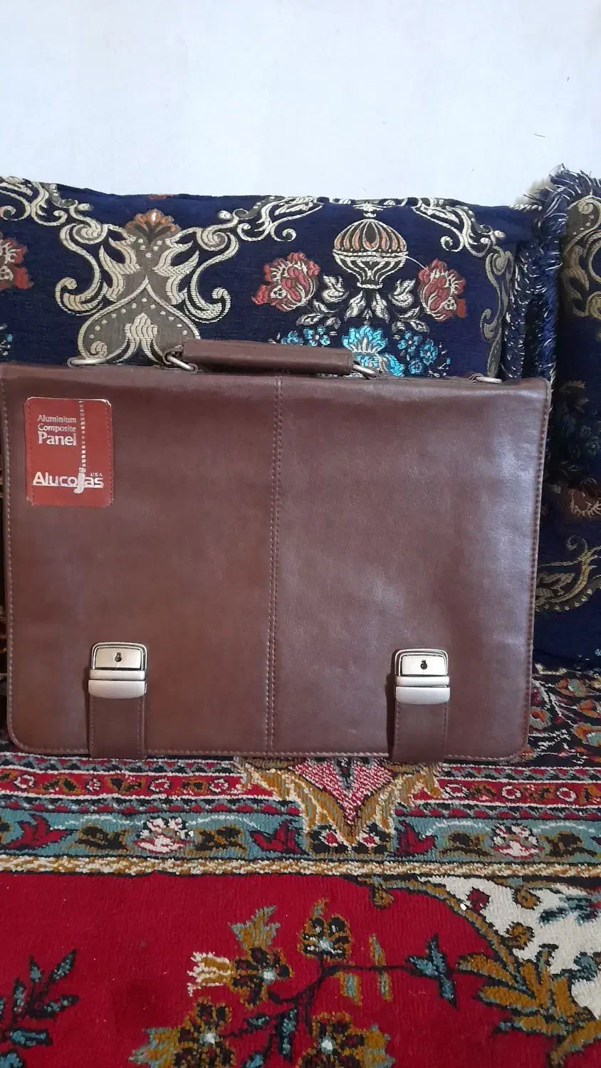 کیف اداری|کیف، کفش، کمربند|شیراز, دباغ خانه|دیوار