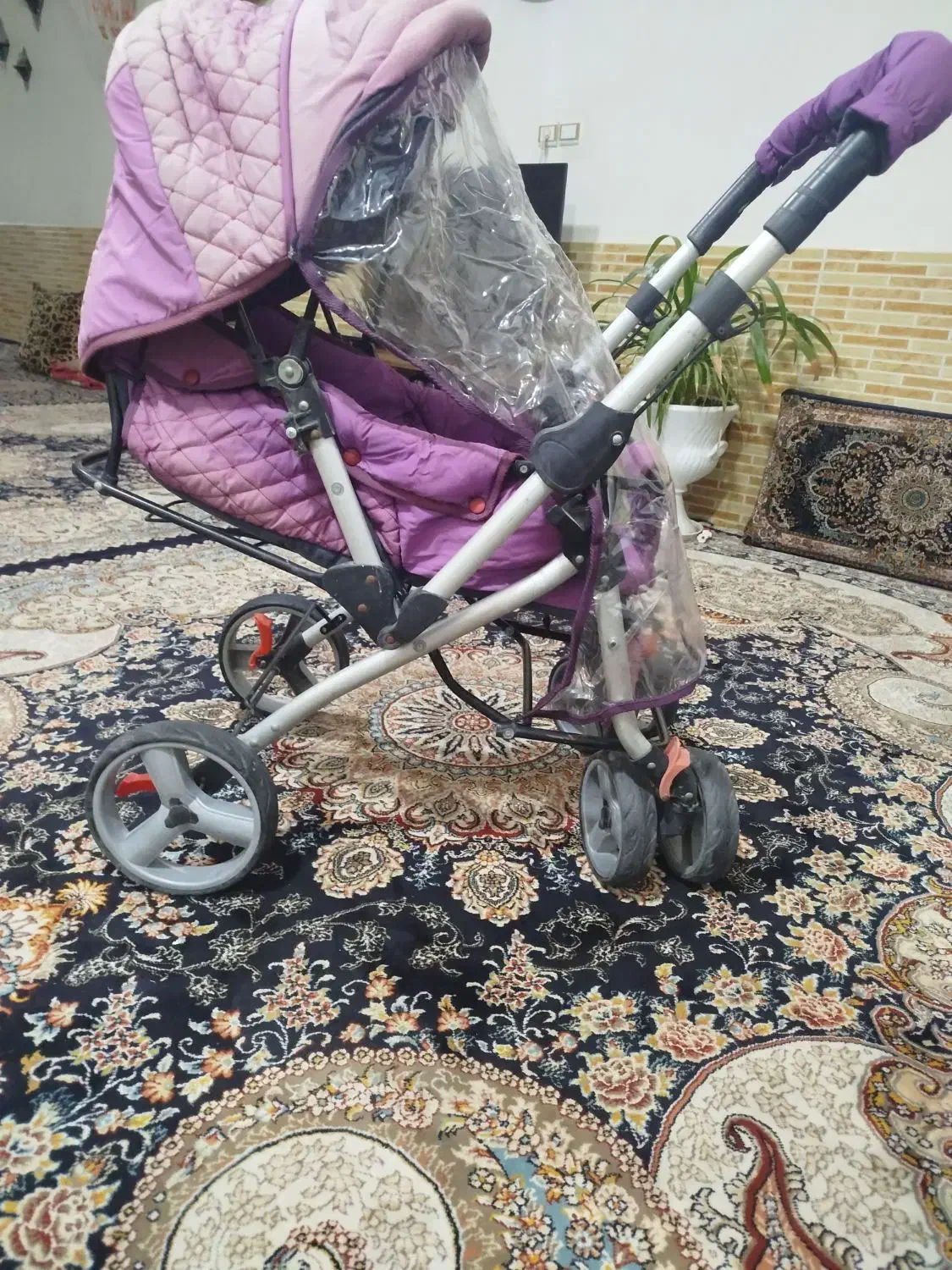 کالسکه تمیز الیمنیوم سالم|کالسکه و لوازم جانبی|سبزوار, هویزه|دیوار