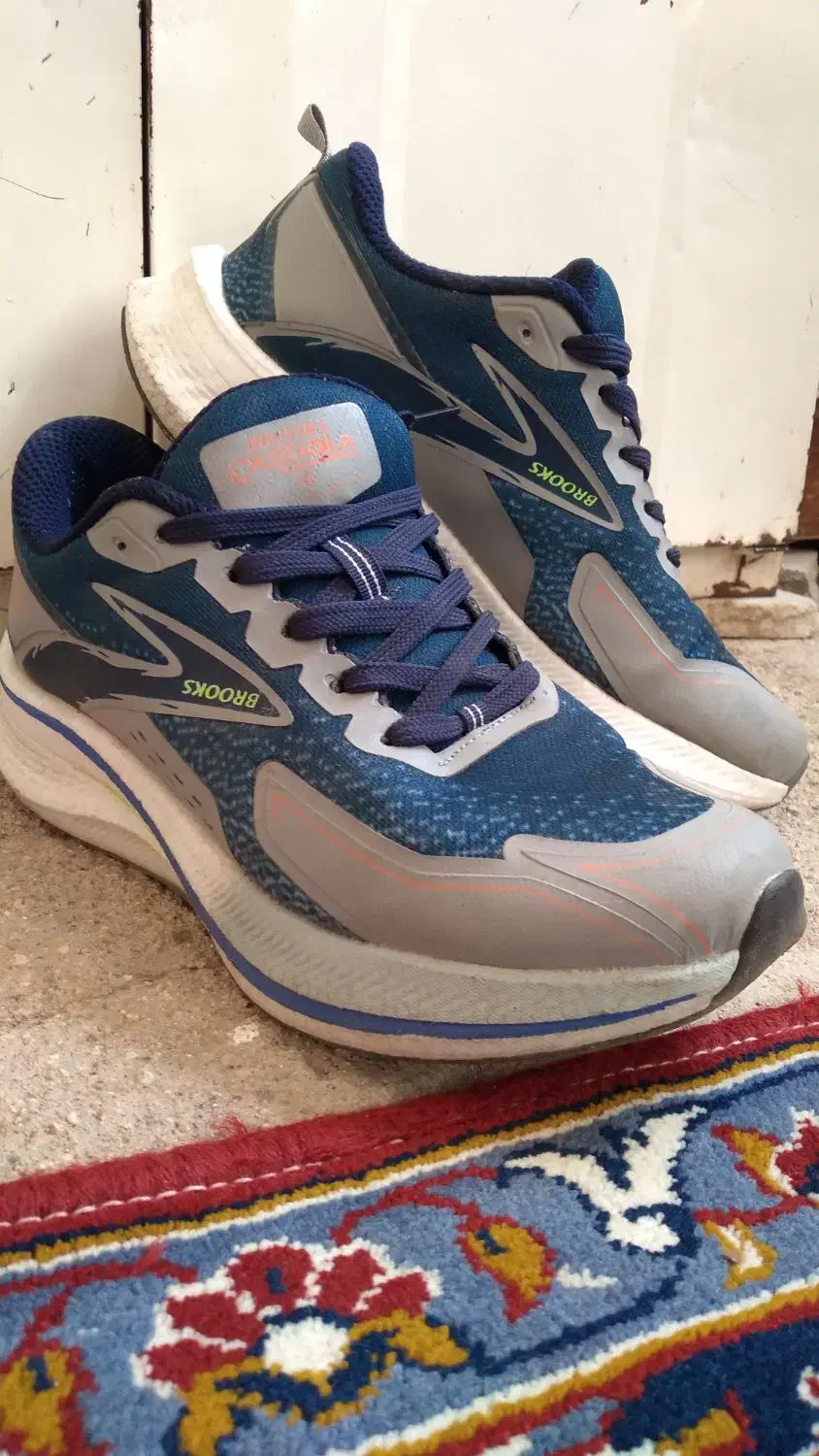 کتونی بروکس|کیف، کفش، کمربند|بروجرد, |دیوار