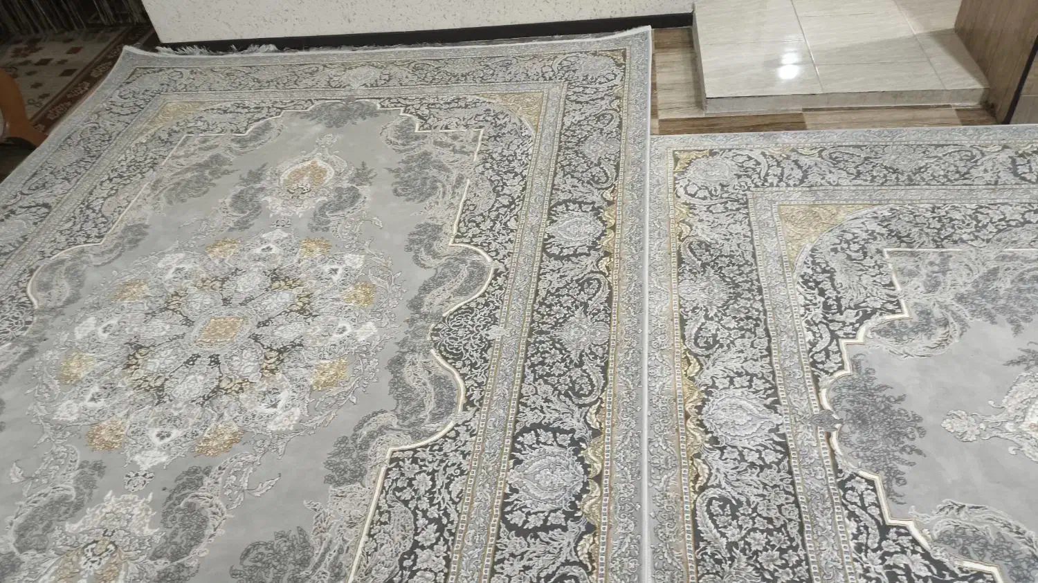 یک جفت قالی 9 متری|فرش|صدرا-فارس, فاز ۲|دیوار