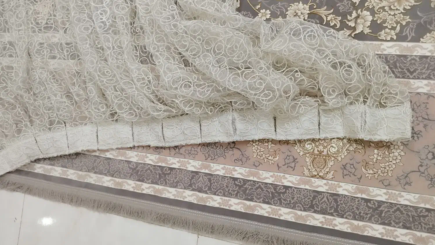 پرده|پرده، رانر، رومیزی|پیشوا, |دیوار