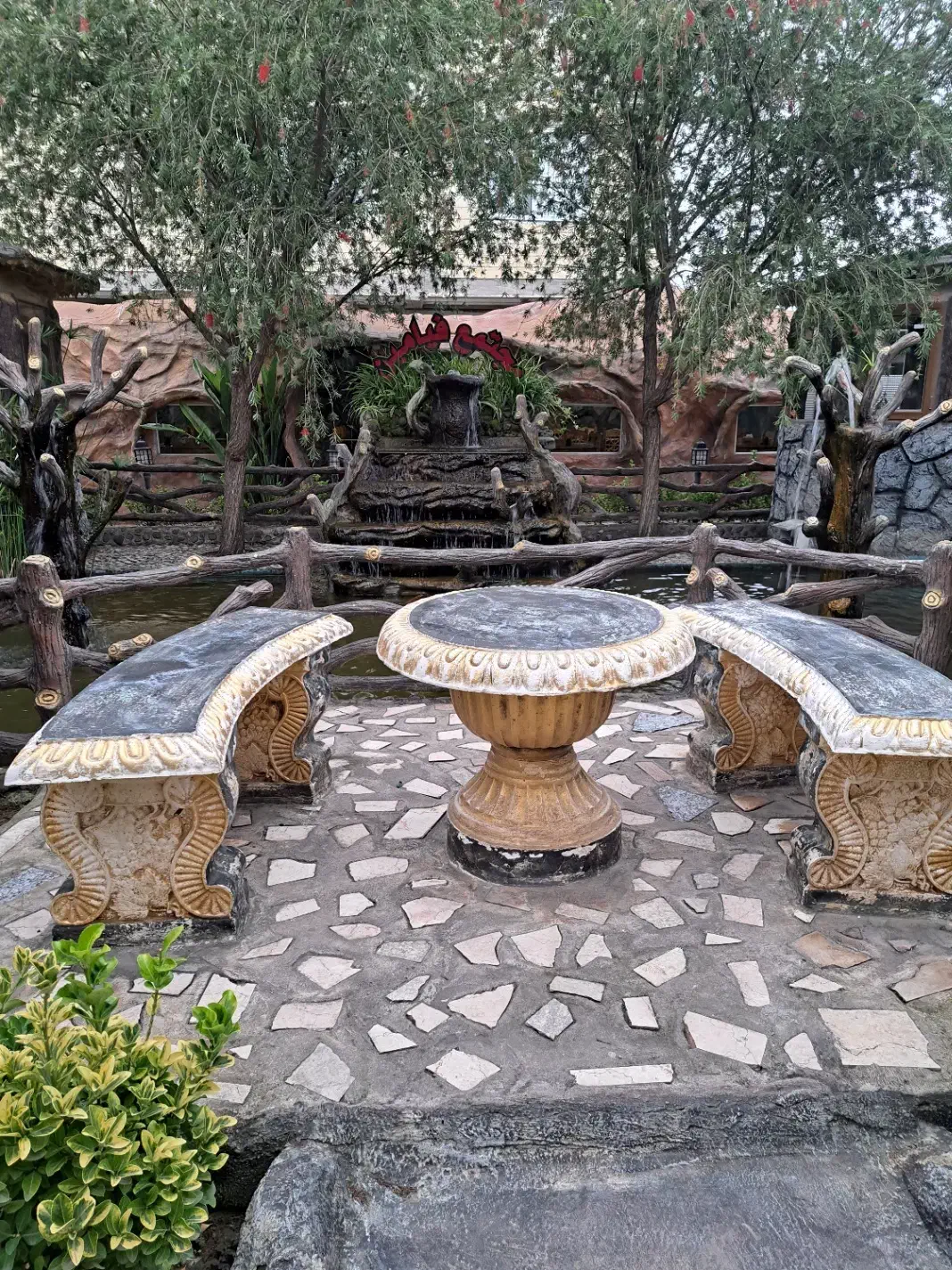 استخدام تخته کارکباب زن حرفه ای دررستوران فیامین|استخدام خدمات فروشگاه و رستوران|فومن, |دیوار