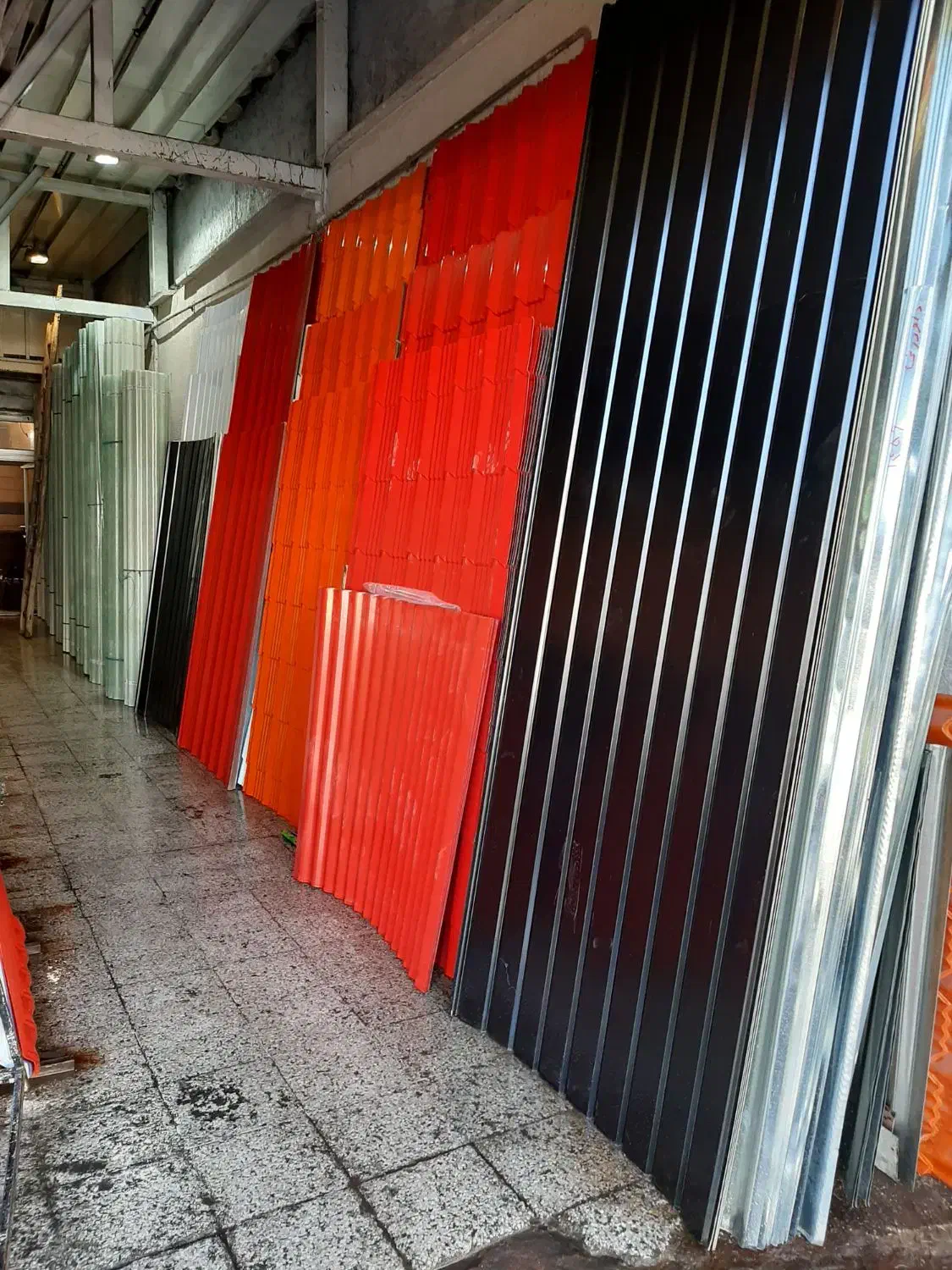 پلی کربنات ورق گالوانیزه رنگی کارتن پلاست پشم سنگ|عمده‌فروشی|مشهد, گلبرگ شمالی|دیوار