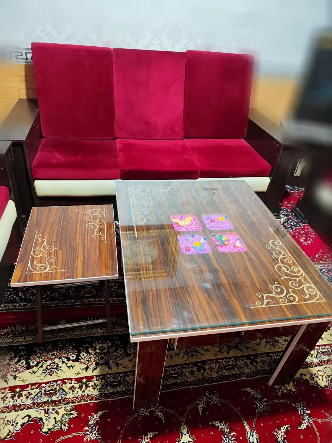 مبل هفت نفره|مبلمان خانگی و میز عسلی|کرج, پیشاهنگی|دیوار