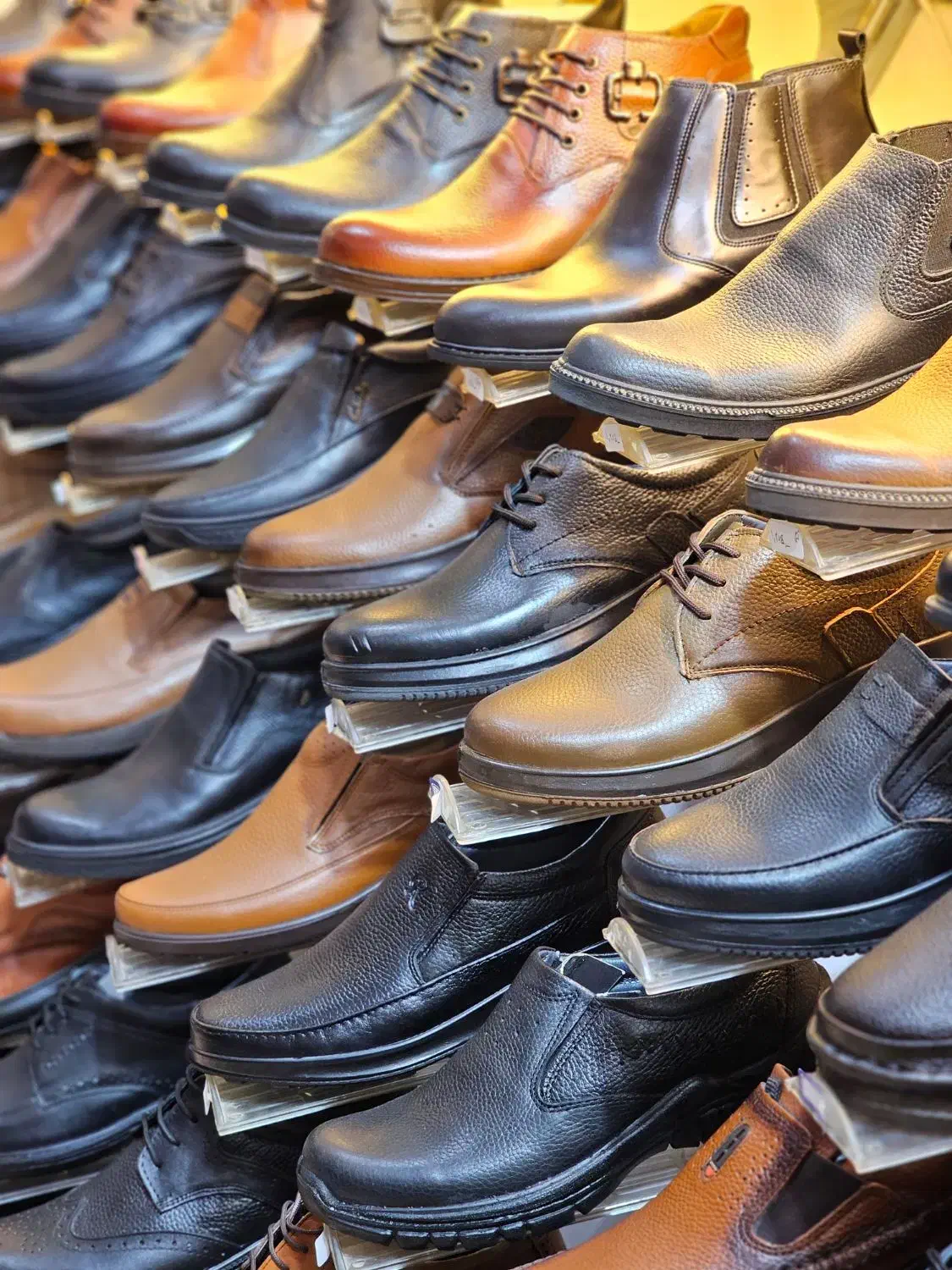 حراج انواع کفش چرم ویژه شب یلدا|کیف، کفش، کمربند|اصفهان, تخت فولاد|دیوار