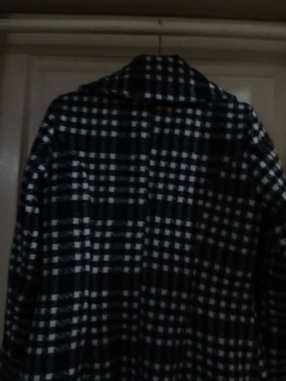 سه تا پالتو نو وپوشیده نشده|لباس|آفتاب, |دیوار