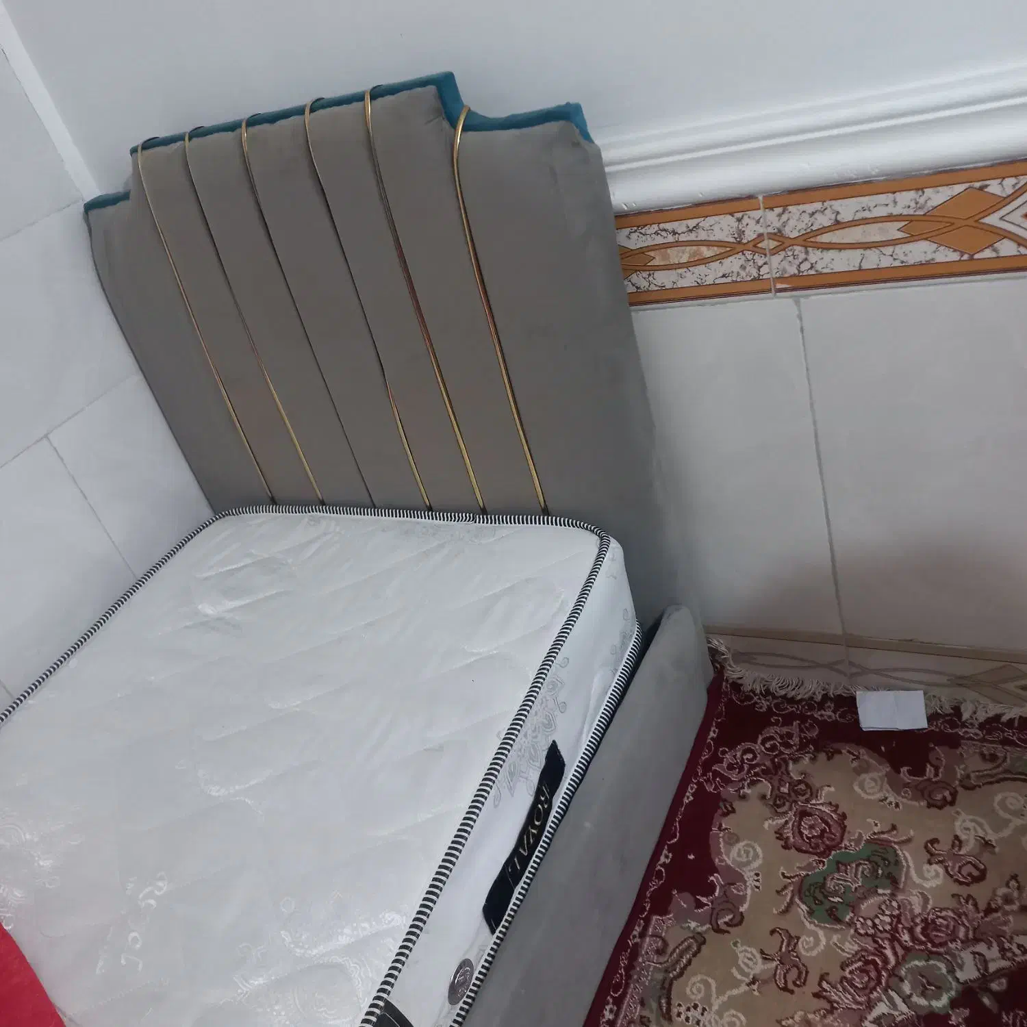 تختخواب ام دی اف با تشک رویال جنس خوب درحدنو|تخت و سرویس خواب|دهدشت, |دیوار