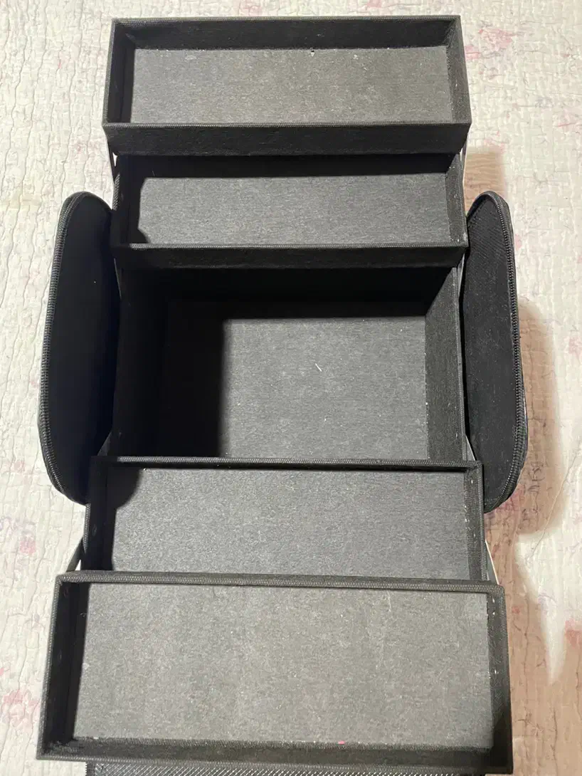 تعدادی وسایل کاشت مژه|آرایشی، بهداشتی، درمانی|شیراز, جوادیه|دیوار