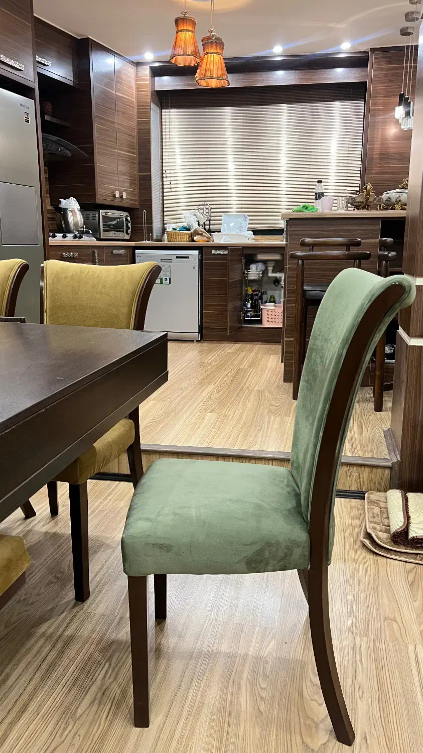 میز غذاخوری تمام ام دی اف پیانویی|میز و صندلی غذاخوری|لاهیجان, کوی آزادگان|دیوار