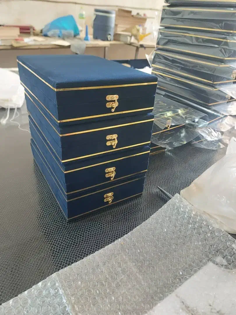 تولیدکننده انواع جعبه جیر چوبی چرمی|صنایع دستی و سایر لوازم تزئینی|ری, بی‌بی شهر بانو|دیوار