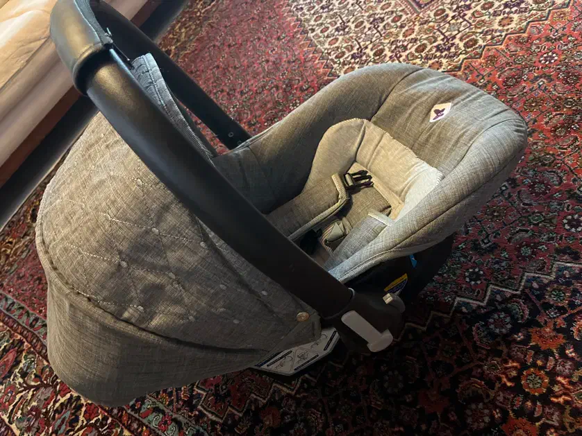 کری یر نوزاد قابل نصب در ماشین|کالسکه و لوازم جانبی|چالوس, |دیوار