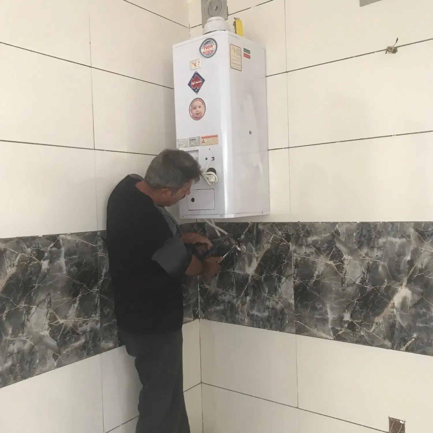 لوله کشی اب ‌فاضلاب تعمیرات تخصصی برق کشی کامل س|خدمات پیشه و مهارت|شیراز, دارالرحمه|دیوار