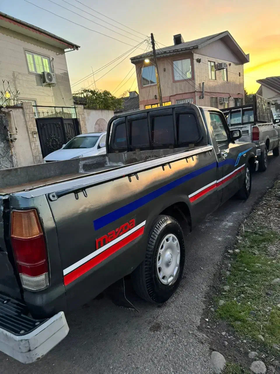 مزدا ۲۰۰۰ مدل ۸۱ فوق العاده|خودرو سواری و وانت|آستانه اشرفیه, |دیوار