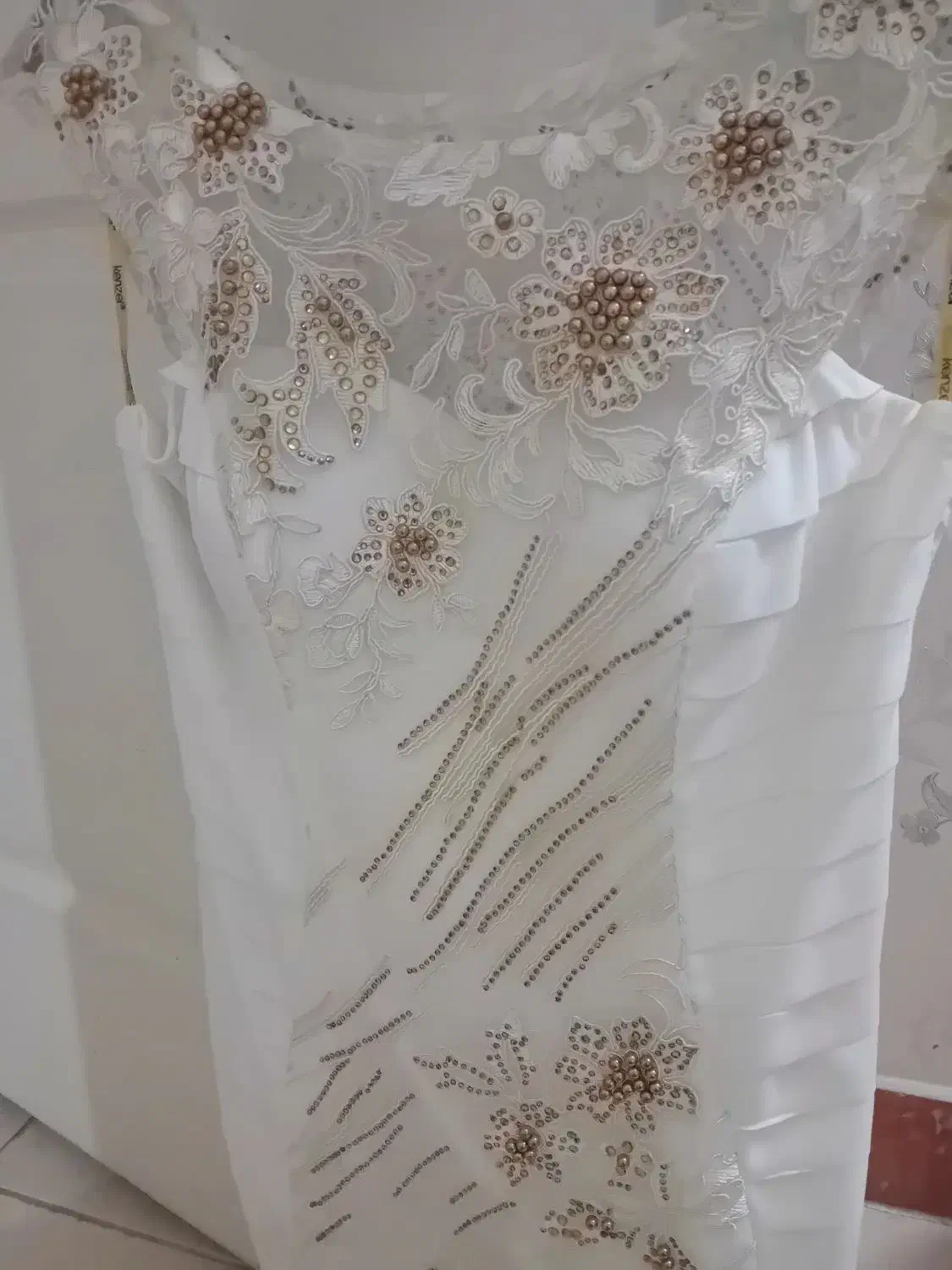 پیراهن مجلسی و کفش|لباس|قم, بنیاد|دیوار