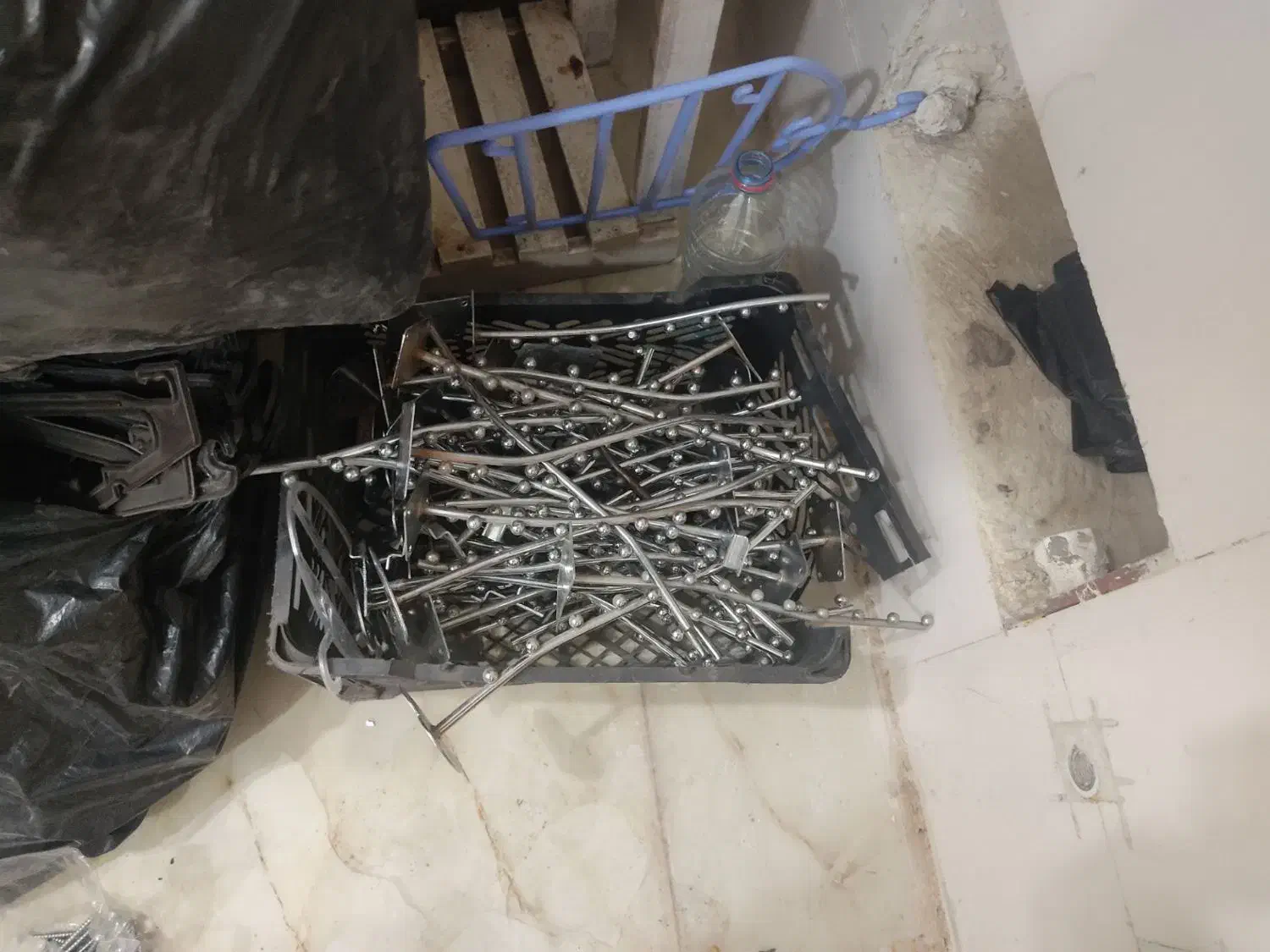 جوب لباس|بندرخت و رخت‌آویز|شوشتر, |دیوار