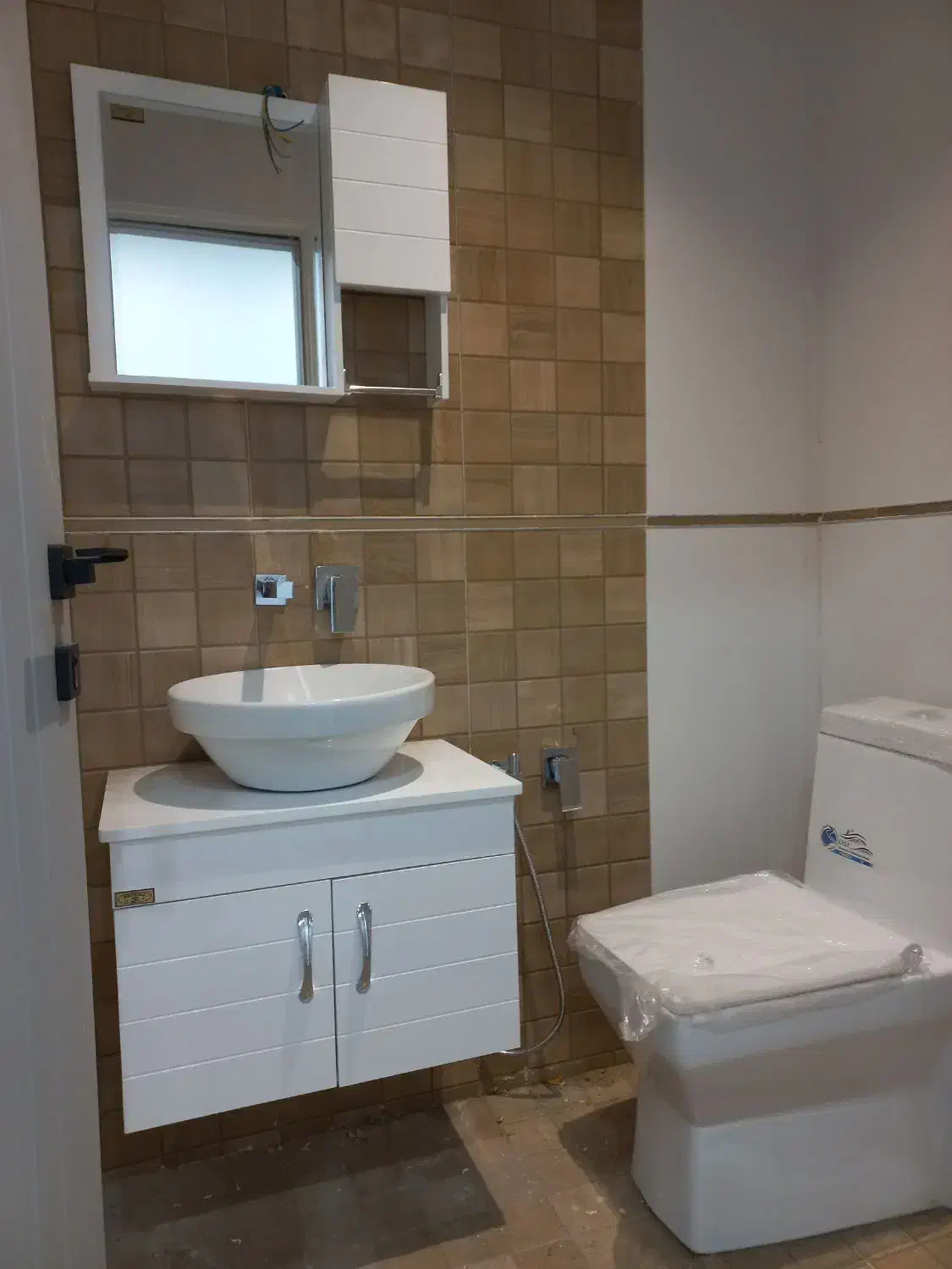 نصب انواع شیرآلات، لوله کشی آب فاضلاب و تعمیر پکیج|خدمات پیشه و مهارت|کرج, گوهردشت|دیوار