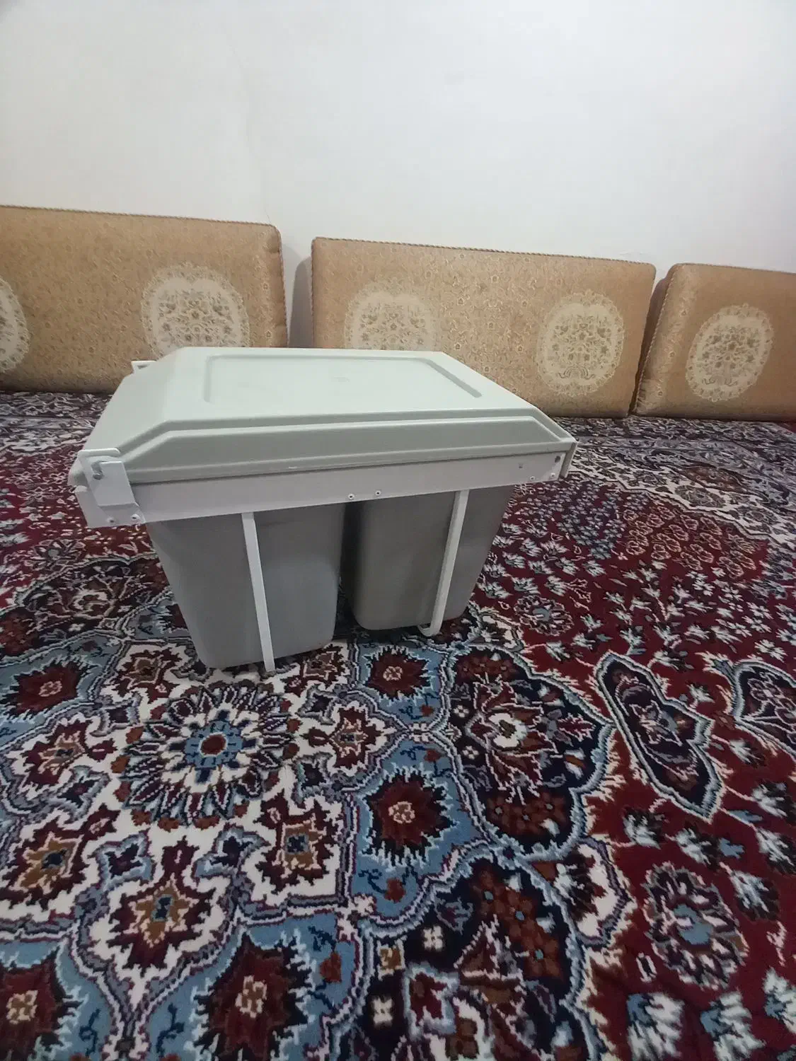 سطل زباله غلطکی داخل کابینت زیر ظرفشویی|ظروف نگهدارنده، پلاستیکی، یک‌بارمصرف|اهواز, فاز ۲ پادادشهر|دیوار