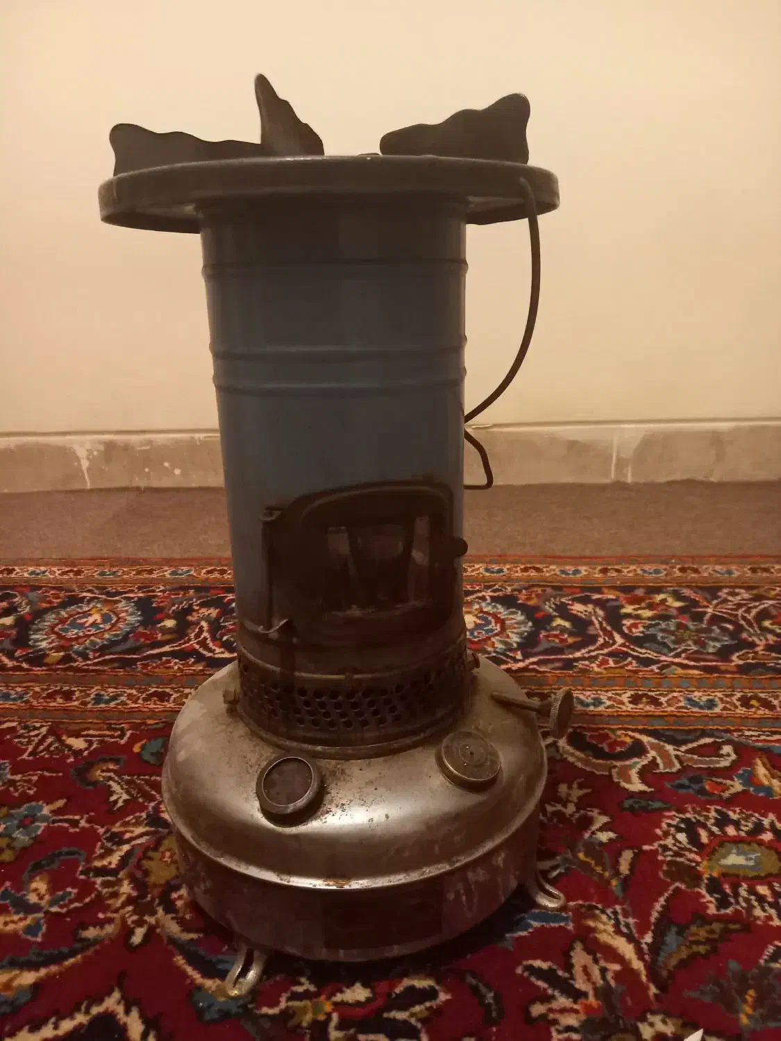چراغ نفتی قدیمی سالم|بخاری، هیتر، شومینه|همدان, |دیوار