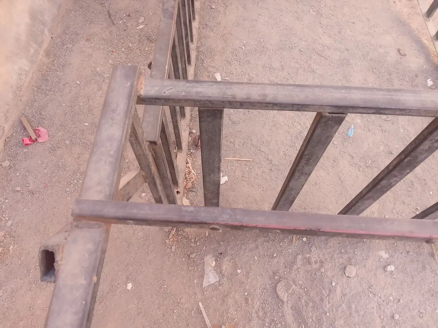 باربندسه چرخه محکم باپیچ ومهره|قطعات یدکی و لوازم جانبی|کاشان, فین بزرگ|دیوار