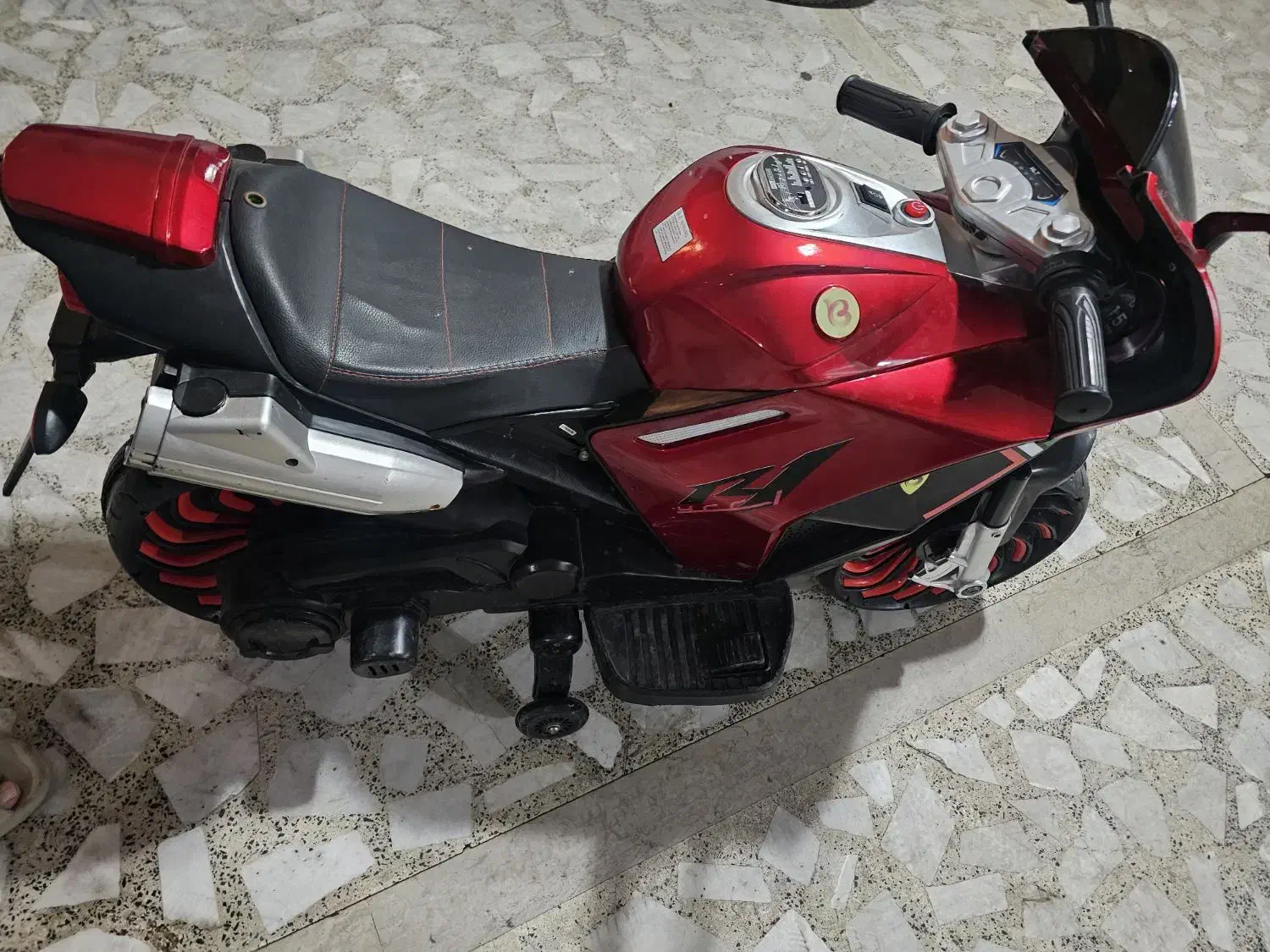 موتور شارژی|اسباب‌بازی بچه|رشت, باهنر|دیوار