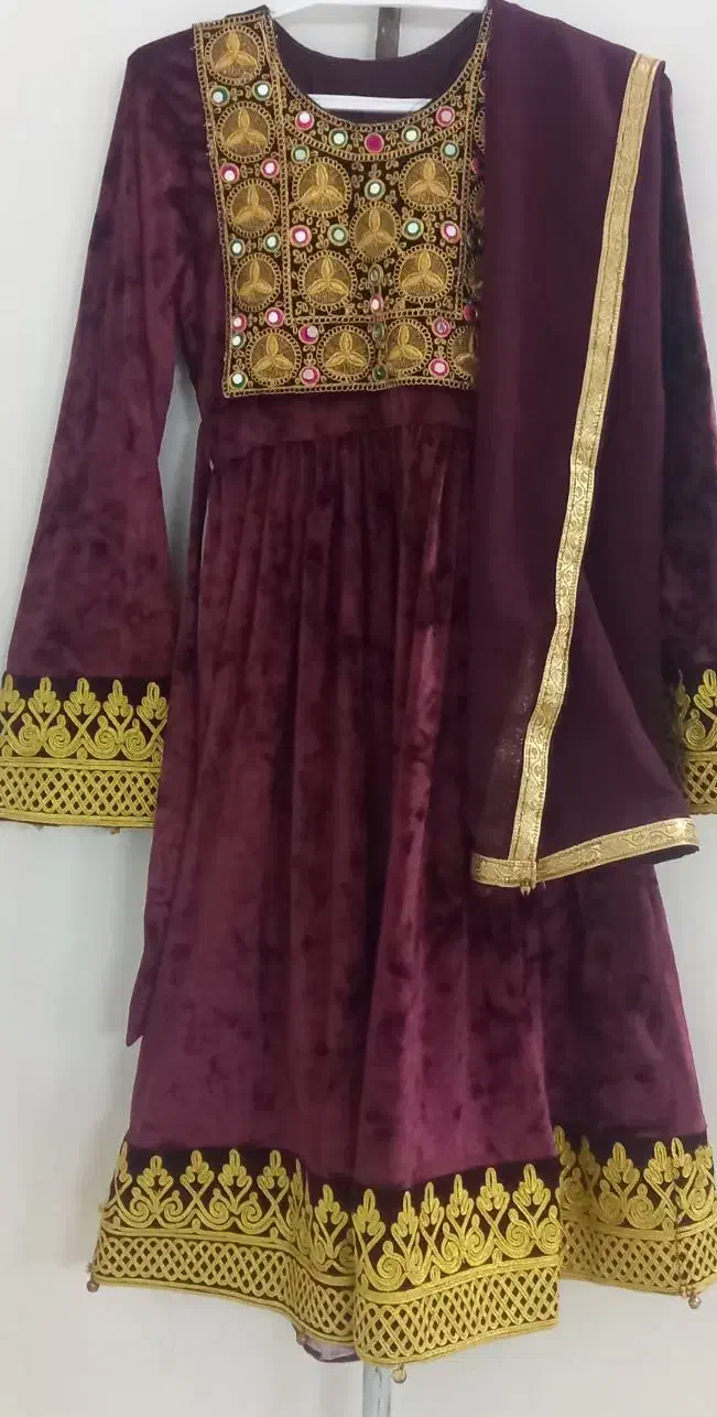 لباس شب|لباس|قم, نوبهار|دیوار