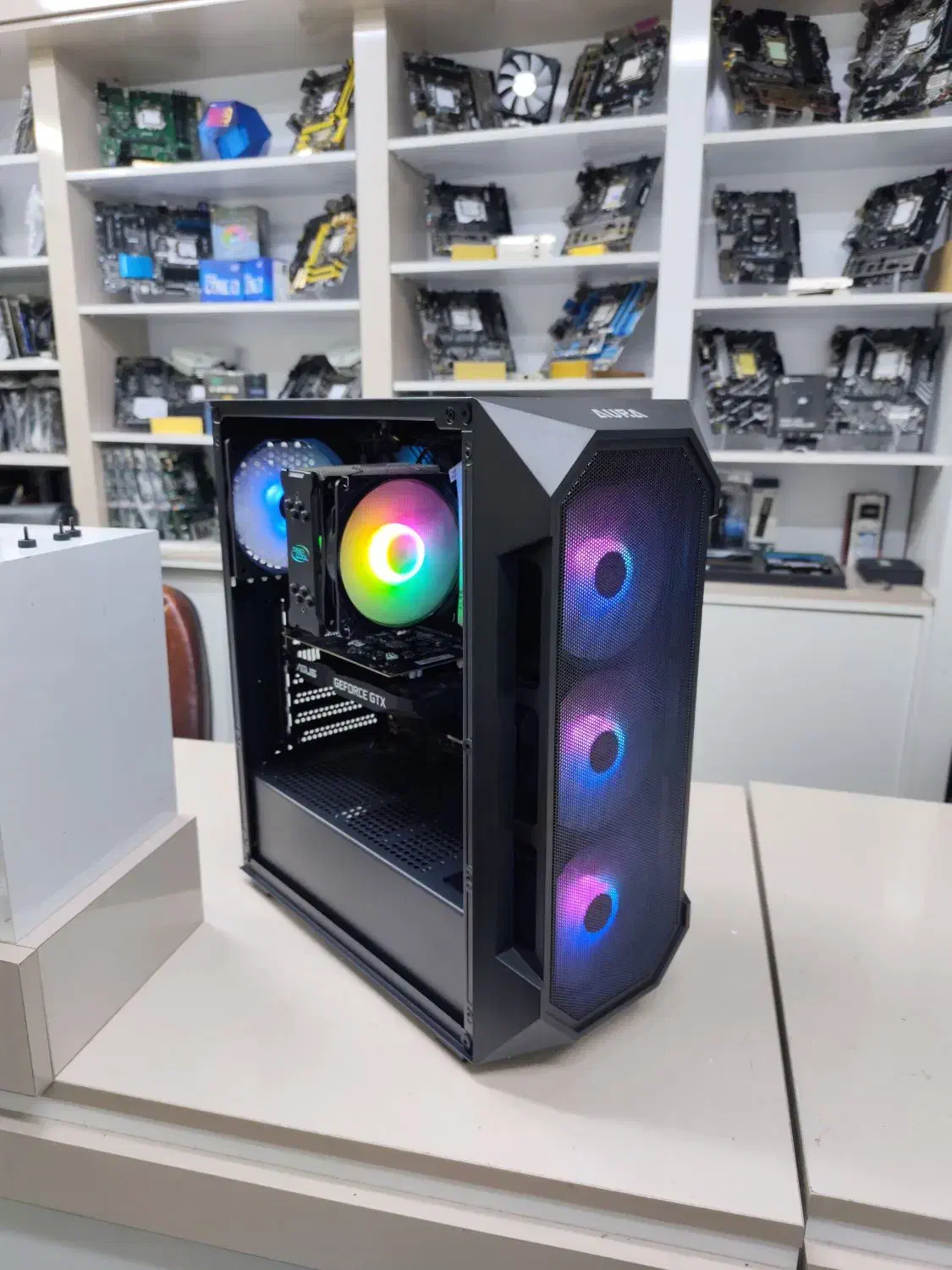 سیستم گیمینگ RX5700XT + I3 12100F|رایانه رومیزی|تهران, فلسطین (میدان انقلاب)|دیوار