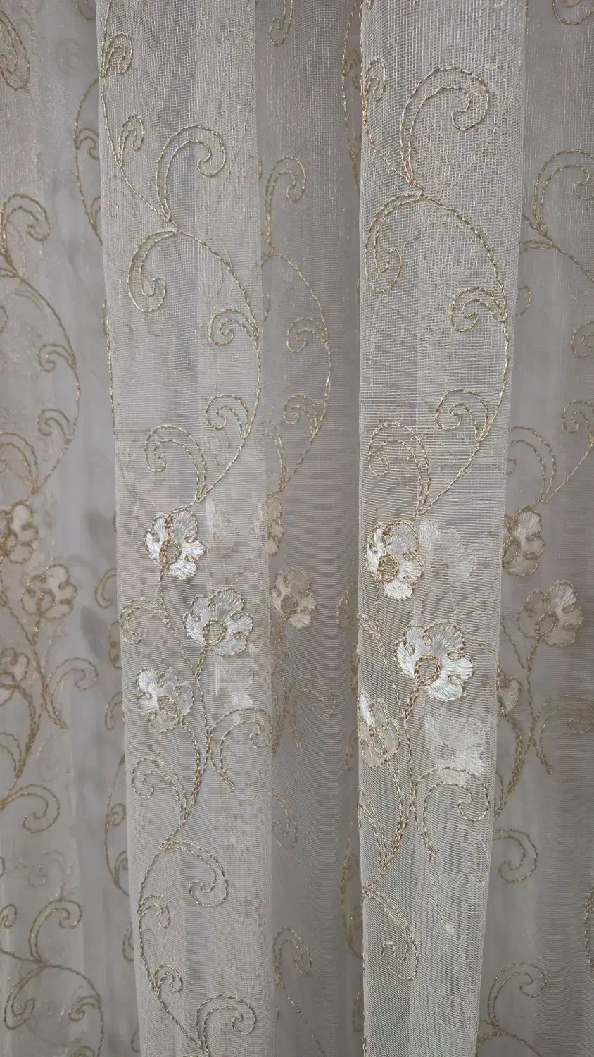 پرده تور سفید طلایی سالم با یالان آبی کله غازی|پرده، رانر، رومیزی|اصفهان, عسگریه|دیوار