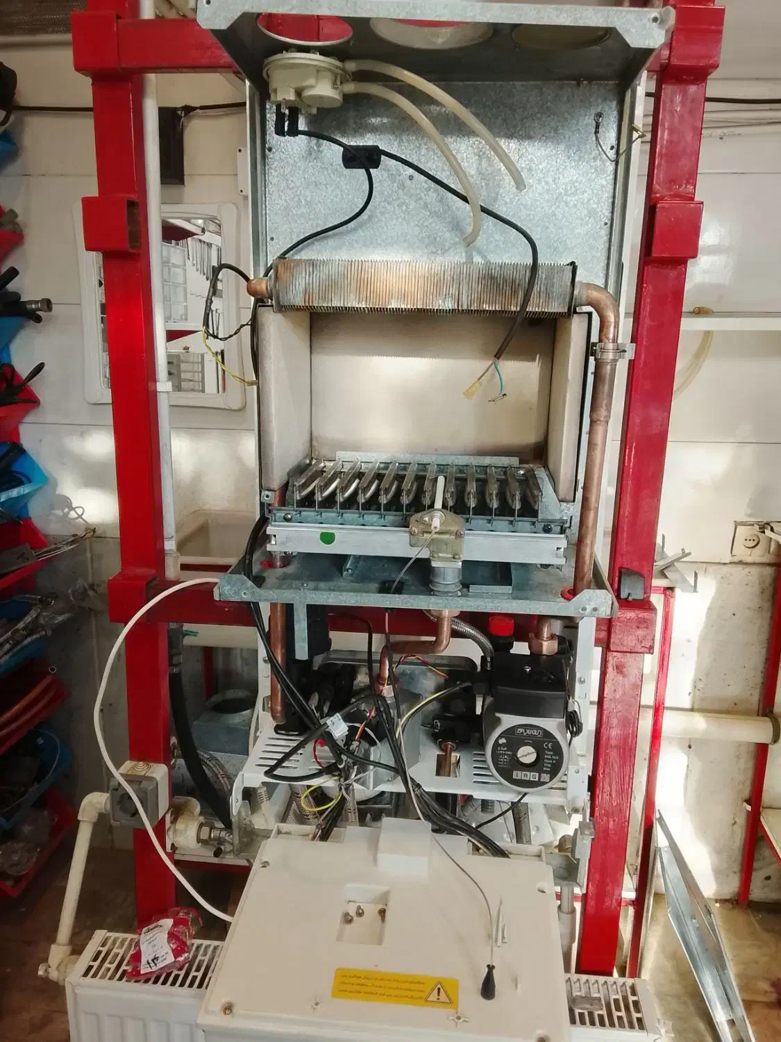 تعمیرات انواع پکیج و آبگرمکن شوفاژ رادیاتوردیواری|خدمات پیشه و مهارت|مشهد, دانشجو|دیوار