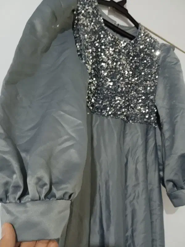 لباس مجلسی|لباس|گرگان, |دیوار