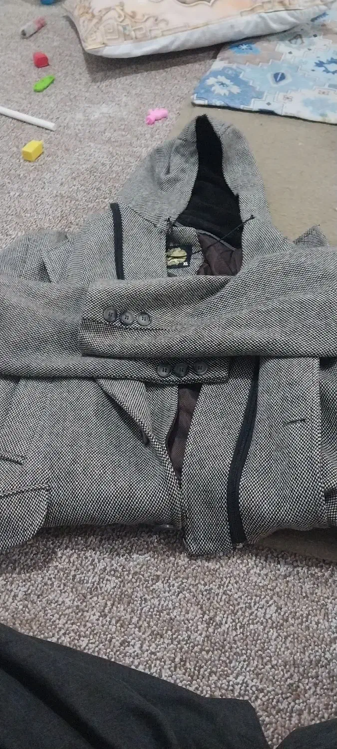 پالتو|لباس|اشتهارد, |دیوار