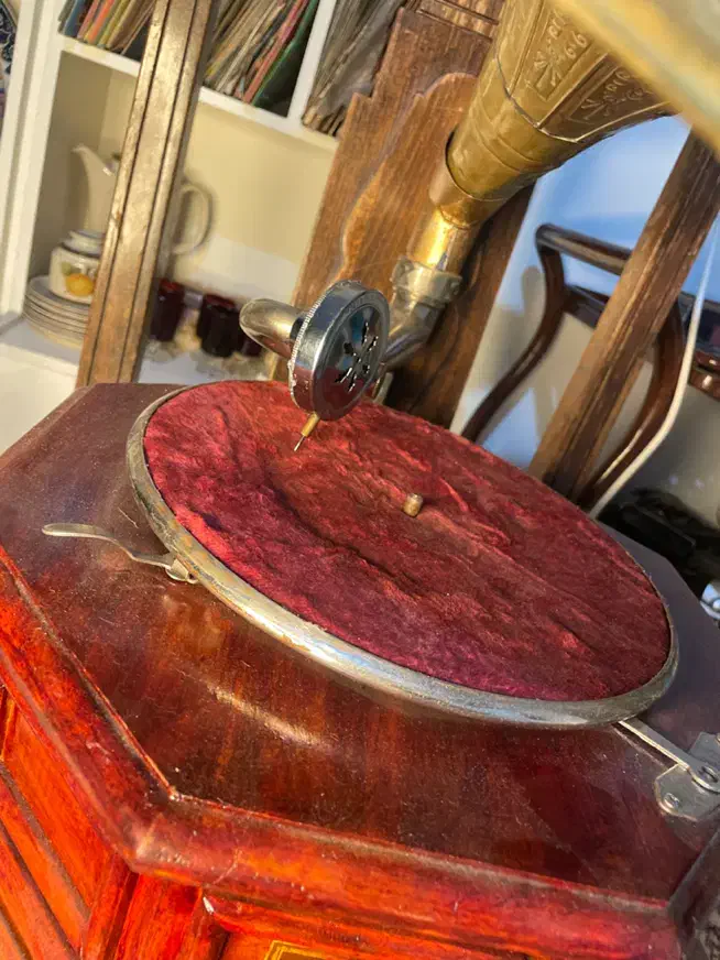 گرامافون هندلی موتور بزرگ|کلکسیون اشیاء عتیقه|تهران, توحید|دیوار