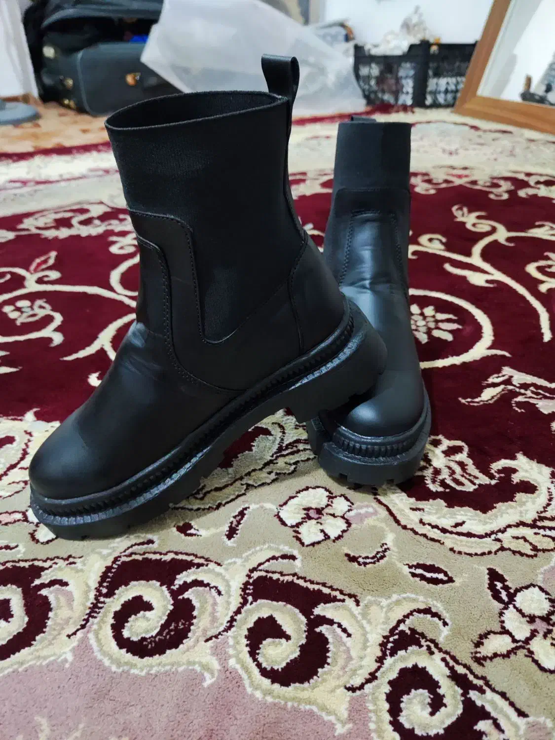 پوتین|کیف، کفش، کمربند|گرگان, |دیوار