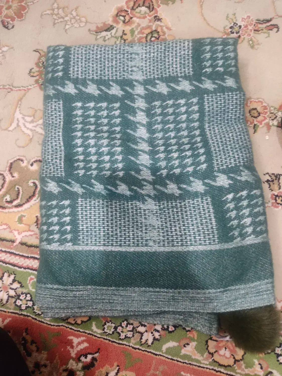 شال گرم زمستانی|لباس|سبزوار, غرب نیروگاه|دیوار