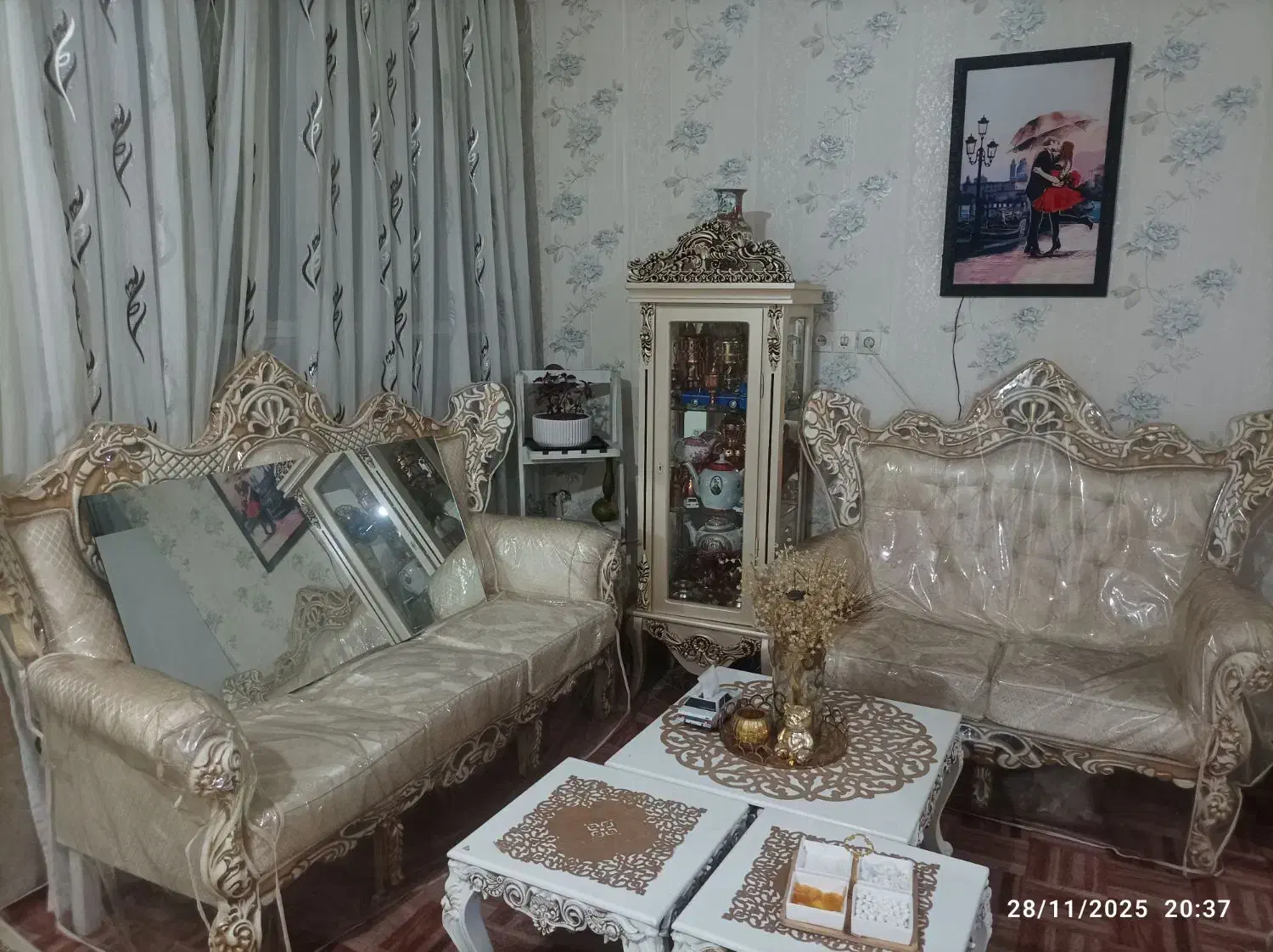 مبلمان و ناهار خوری و ویترین|مبلمان خانگی و میز عسلی|شاهینشهر, برخوار غرب|دیوار