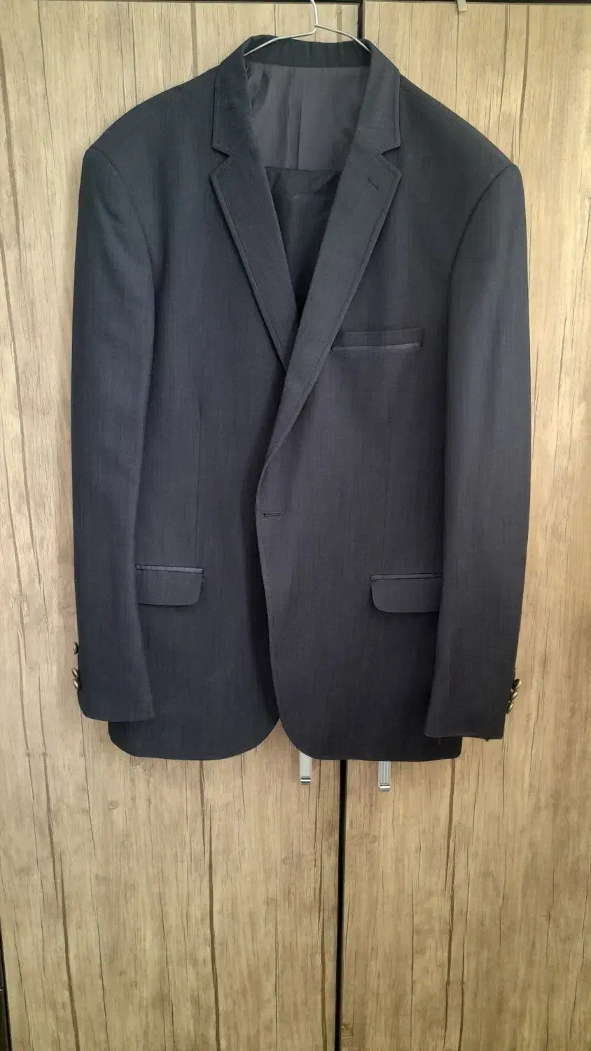 کت و شلوار|لباس|اصفهان, سرچشمه|دیوار